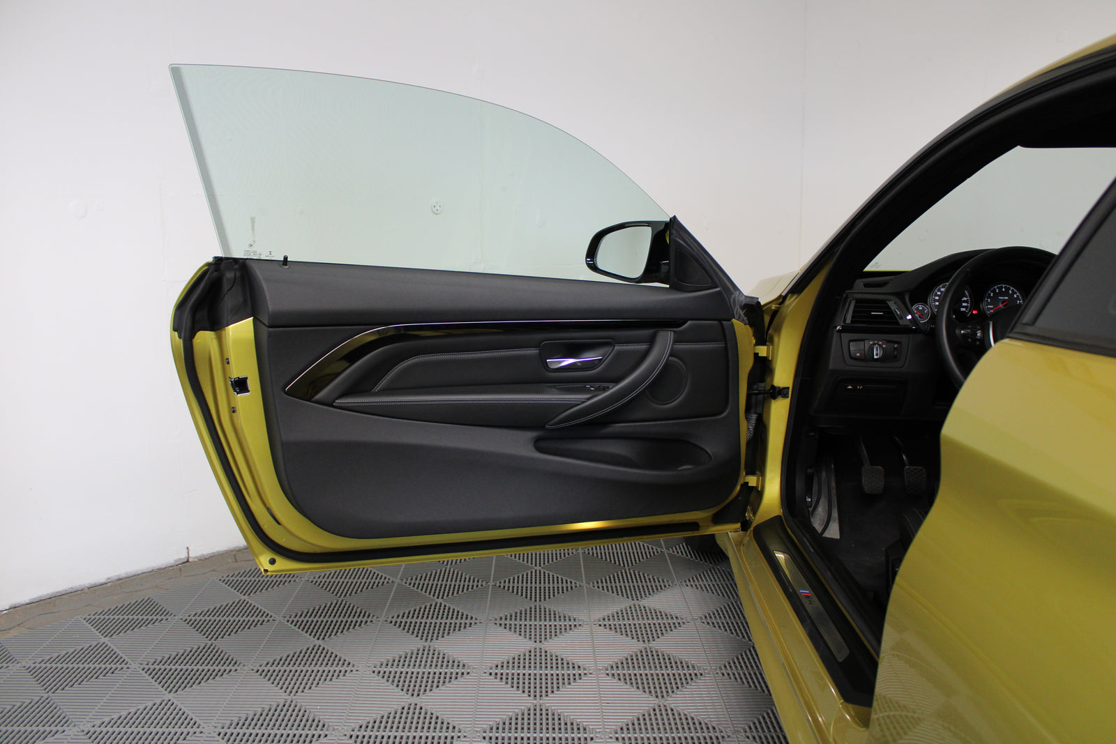 BMW M4 F82 - im Kundenauftrag (Wenig KM, Handschalter, Kein OPF, Carbon) Bild 16