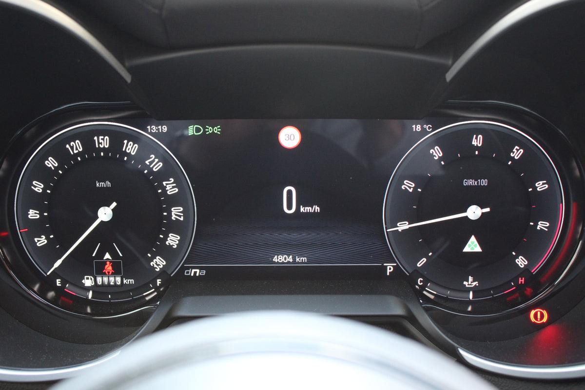 Stelvio Quadrifoglio Anniversario 100 - 1.Hand, LED, Pano, Wenig KM Bild 15